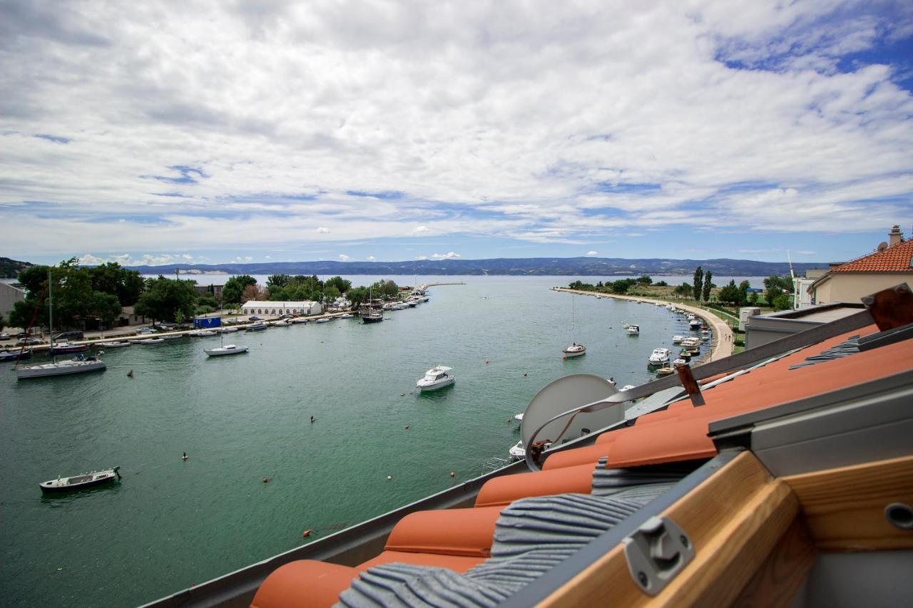 Apartmani Ribnjak Seka โอมิช ภายนอก รูปภาพ