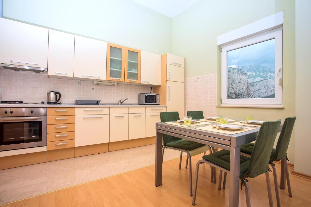 Apartmani Ribnjak Seka โอมิช ภายนอก รูปภาพ