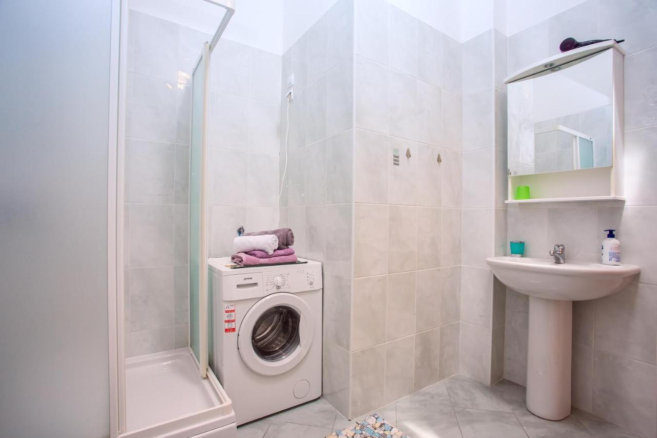 Apartmani Ribnjak Seka โอมิช ภายนอก รูปภาพ