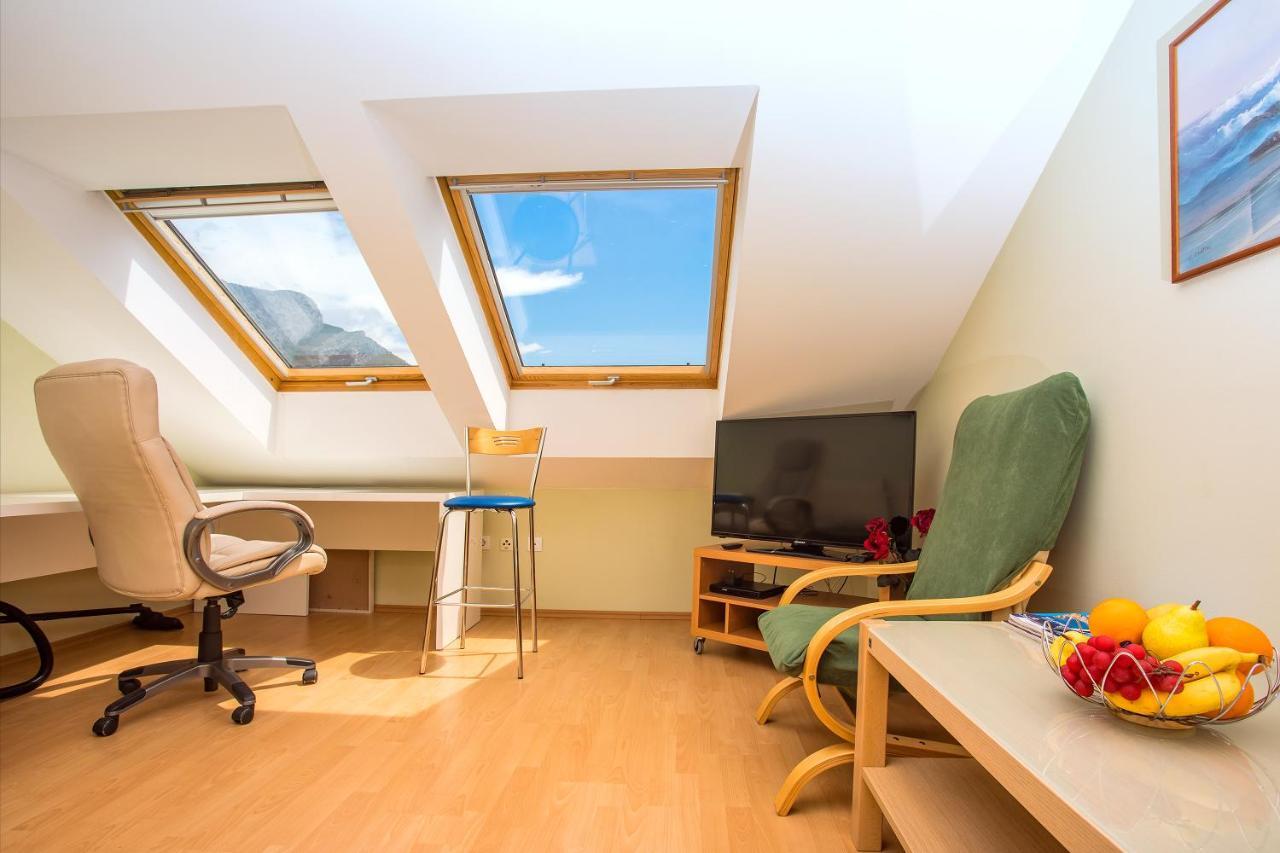 Apartmani Ribnjak Seka โอมิช ภายนอก รูปภาพ